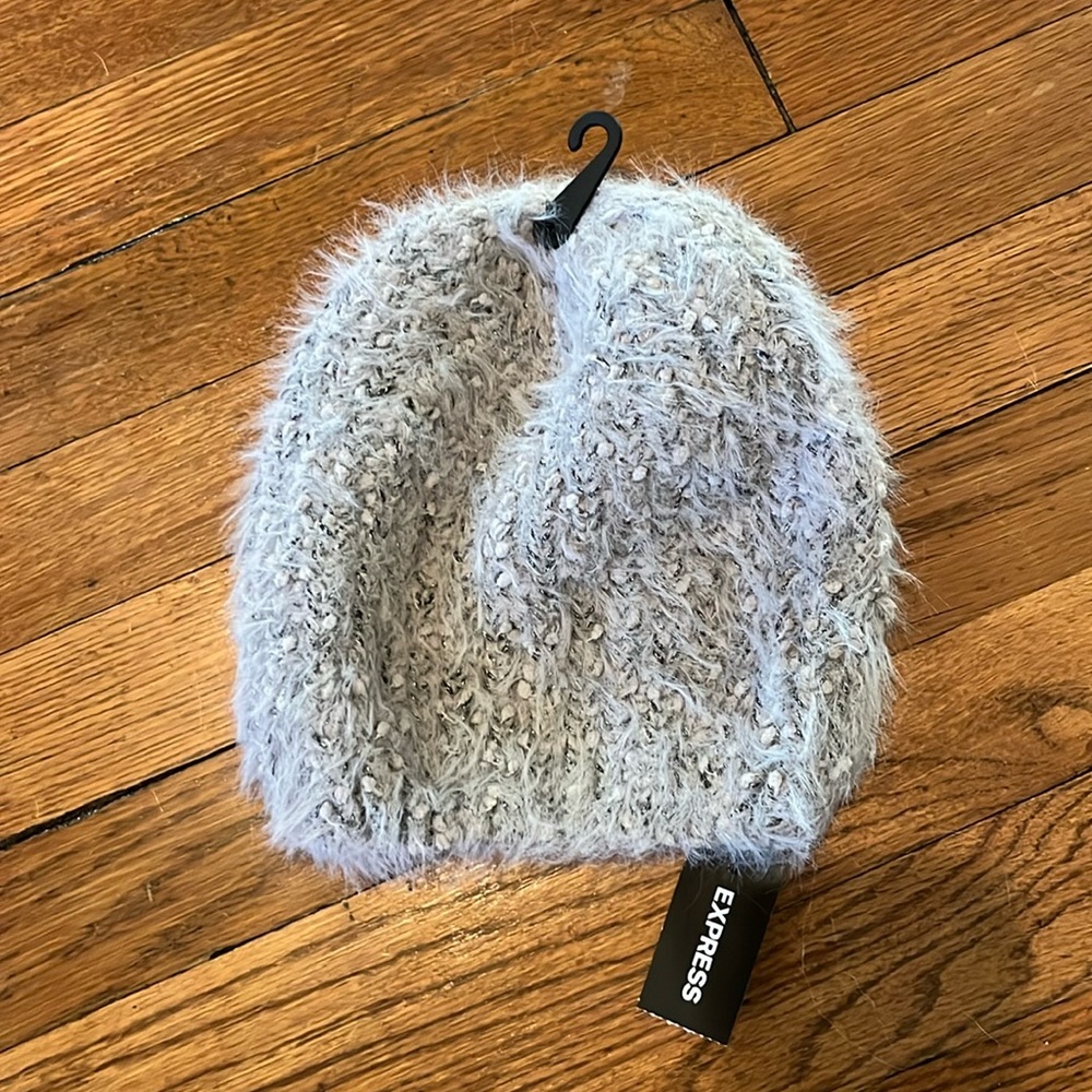 Silver/gray knit beanie